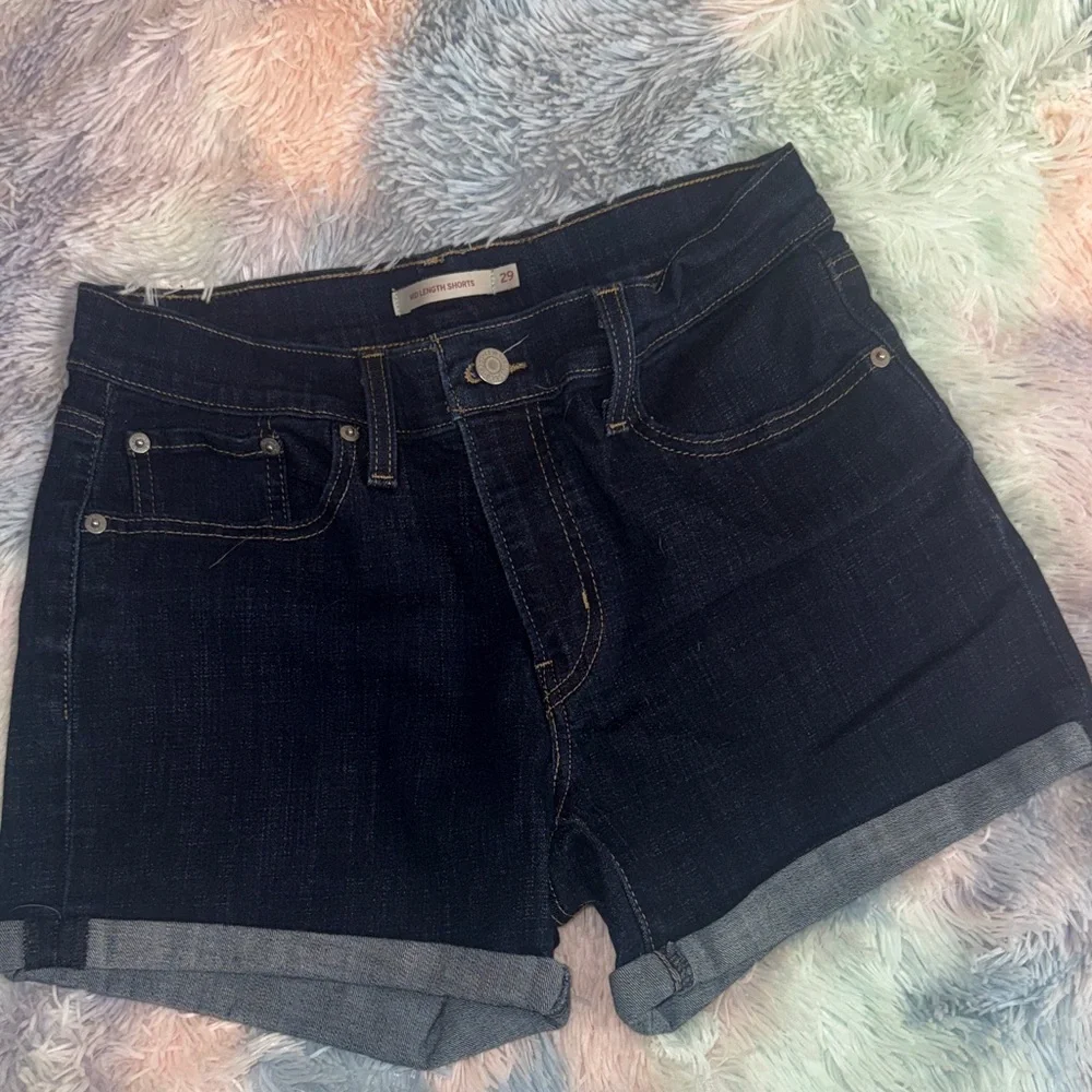 Women's Levi’s dark Blue Denim Shorts - Picture 1 of 4